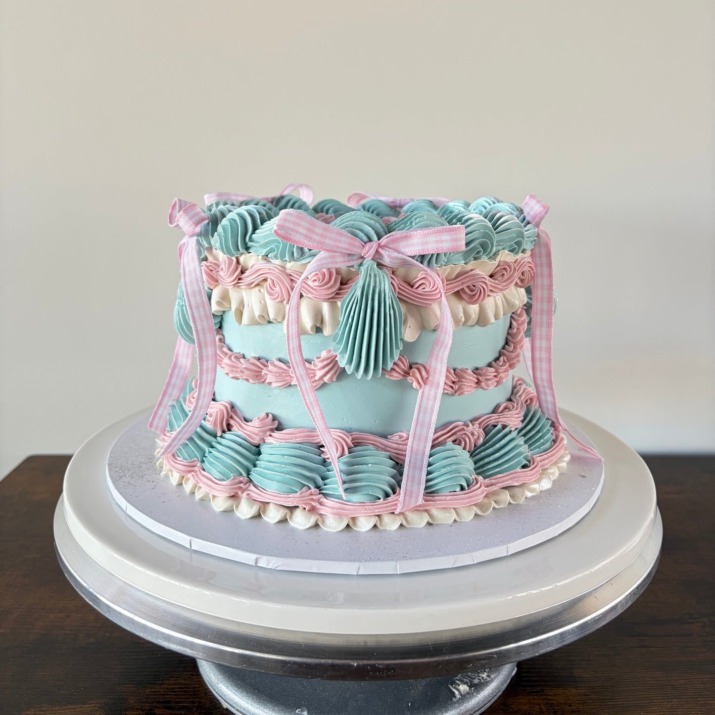 Lux Vintage Cake